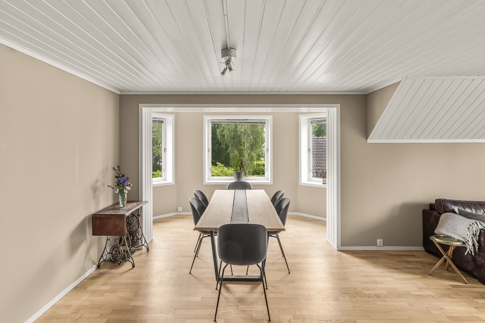 Her kan familie og venner samles for hyggelige samtaler og gode måltider. Galleribilde