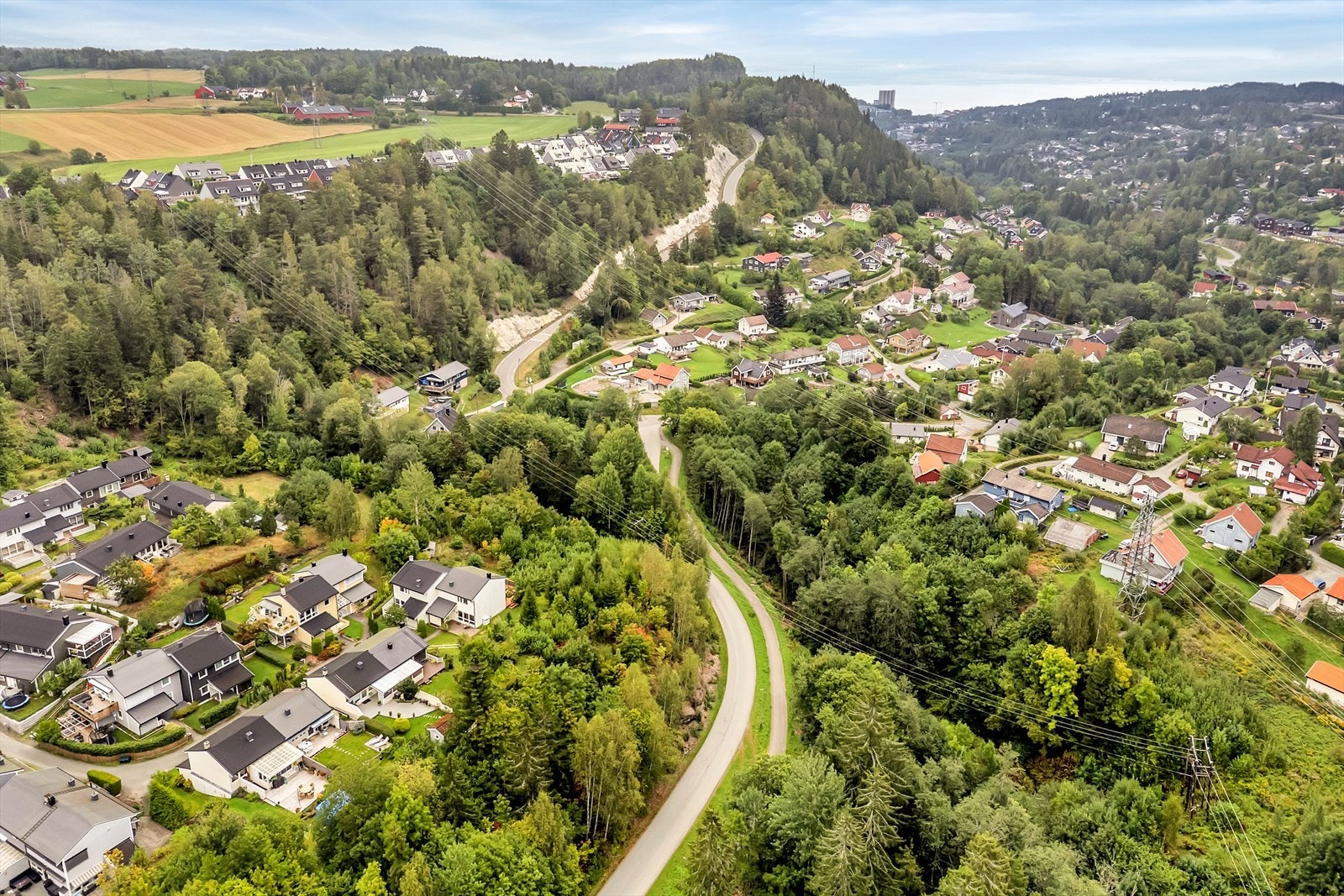 Odins vei 17 ligger i et attraktivt og familievennlig boligområde i Bødalen. Galleribilde