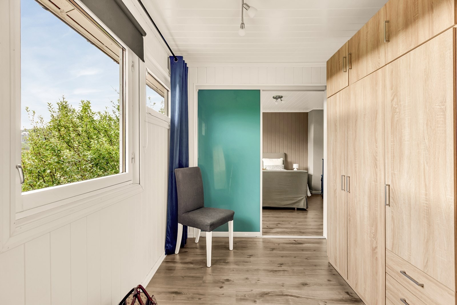 Det tredje soverommet benyttes som omkledningsrom. Galleribilde