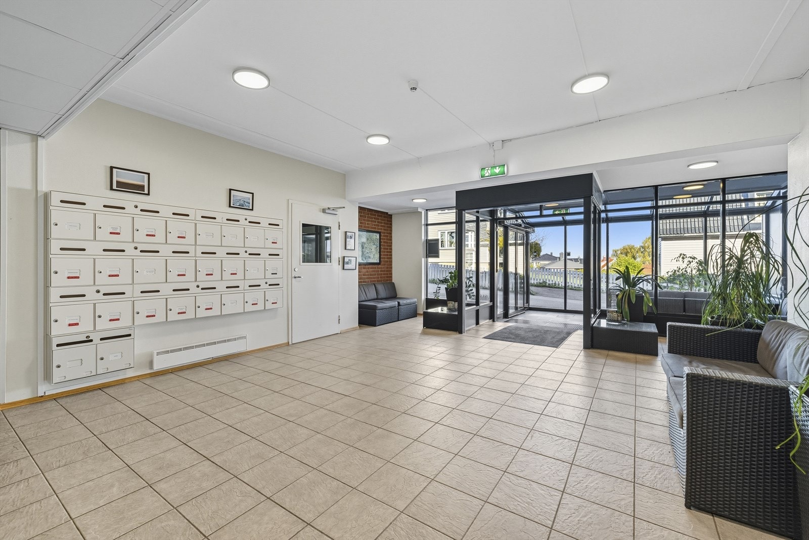 Hyggelig og felles inngangsparti til bygget. Galleribilde