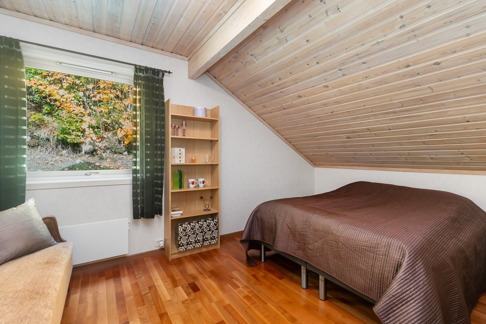 Soverom med plass til dobbeltseng. Galleribilde