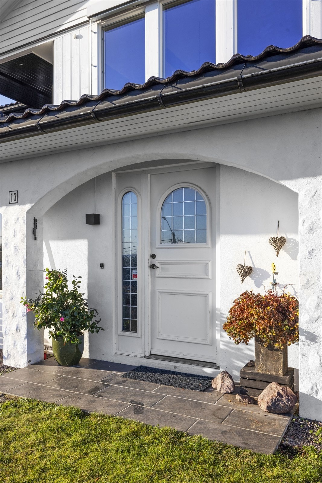 Det hyggelige inngangspartiet bidrar til en hyggelig velkomst og et godt førsteinntrykk! Galleribilde