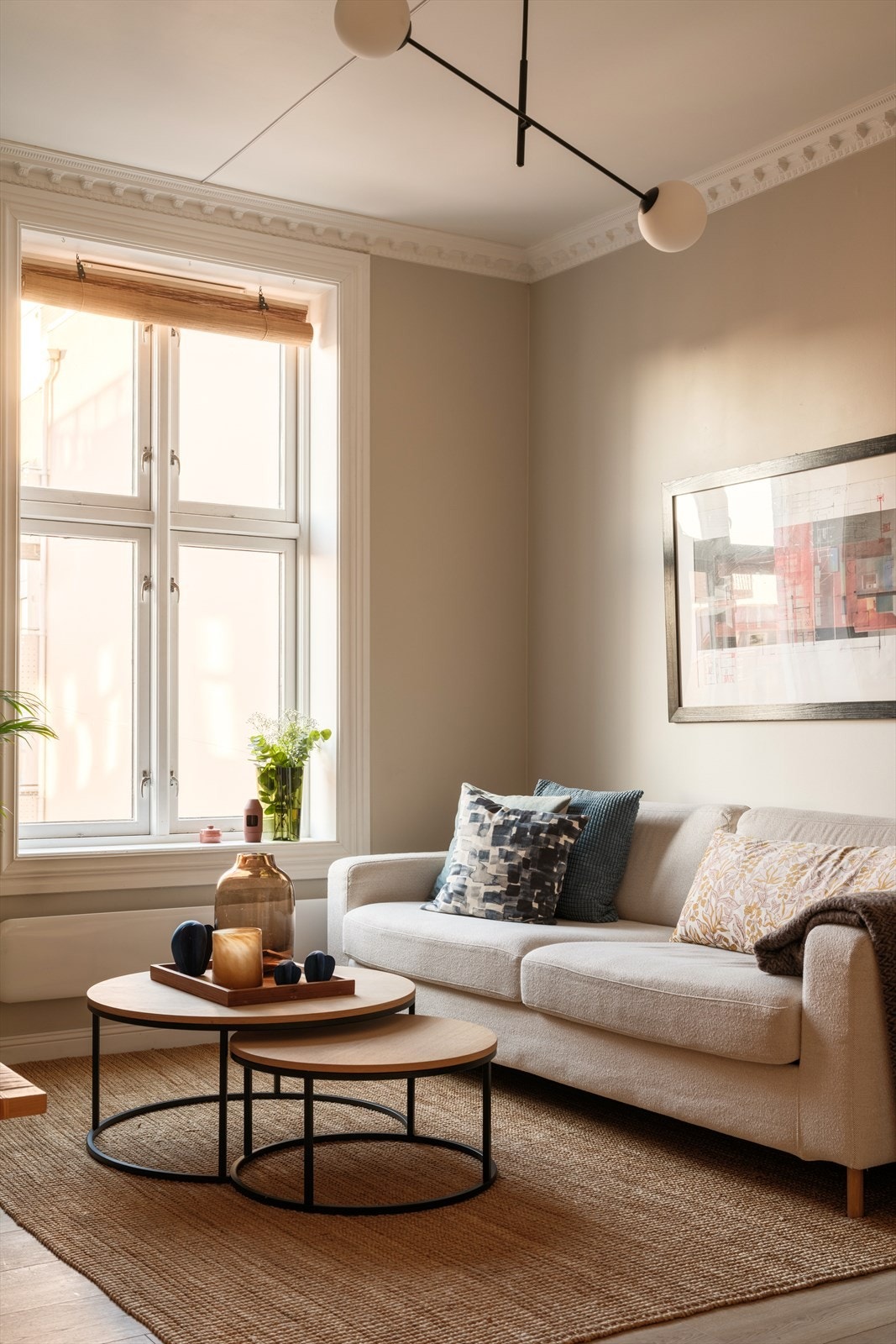 Store vindusflater gir godt med naturlig lysinnslipp Galleribilde