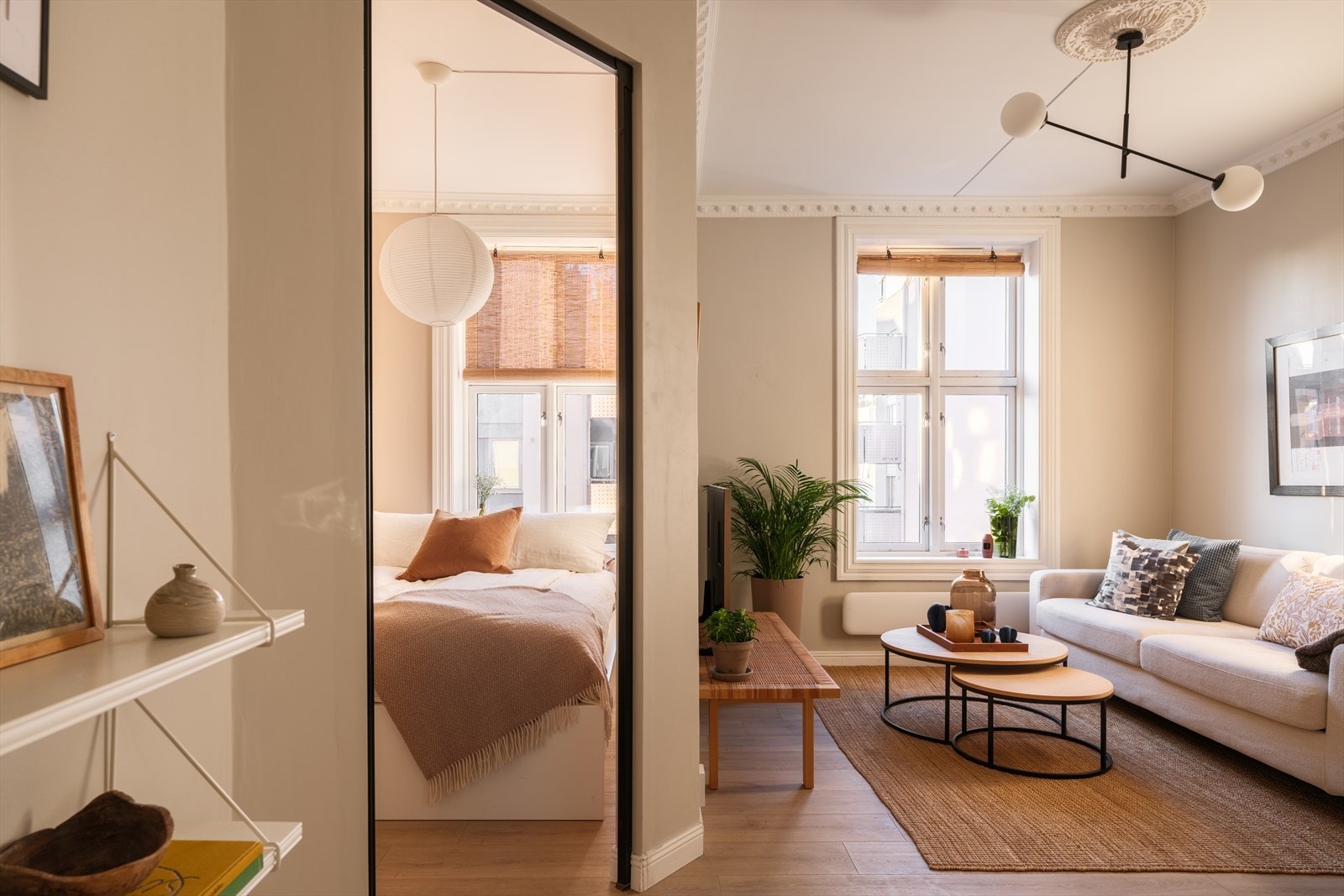 Med smijerns dør mellom rommene, beholder man det gode lysinnslippet Galleribilde