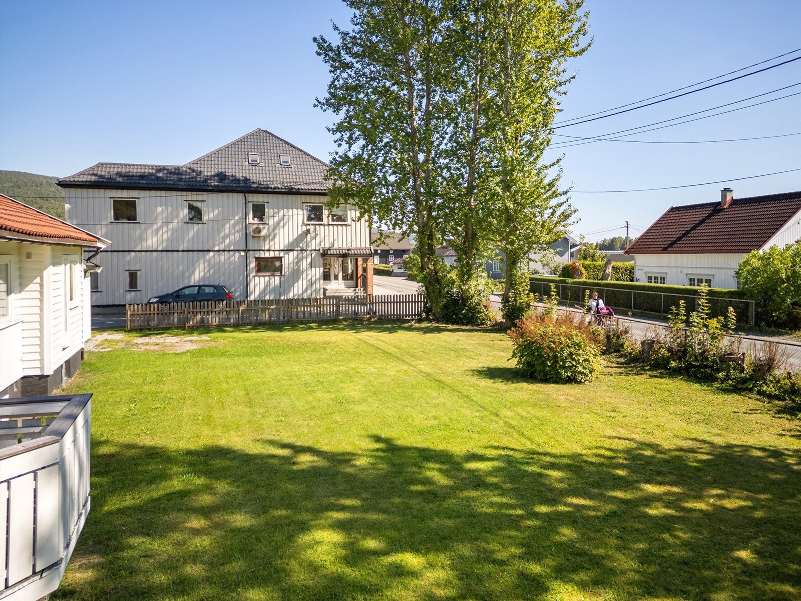 Stort og lettstelt hageområde Galleribilde