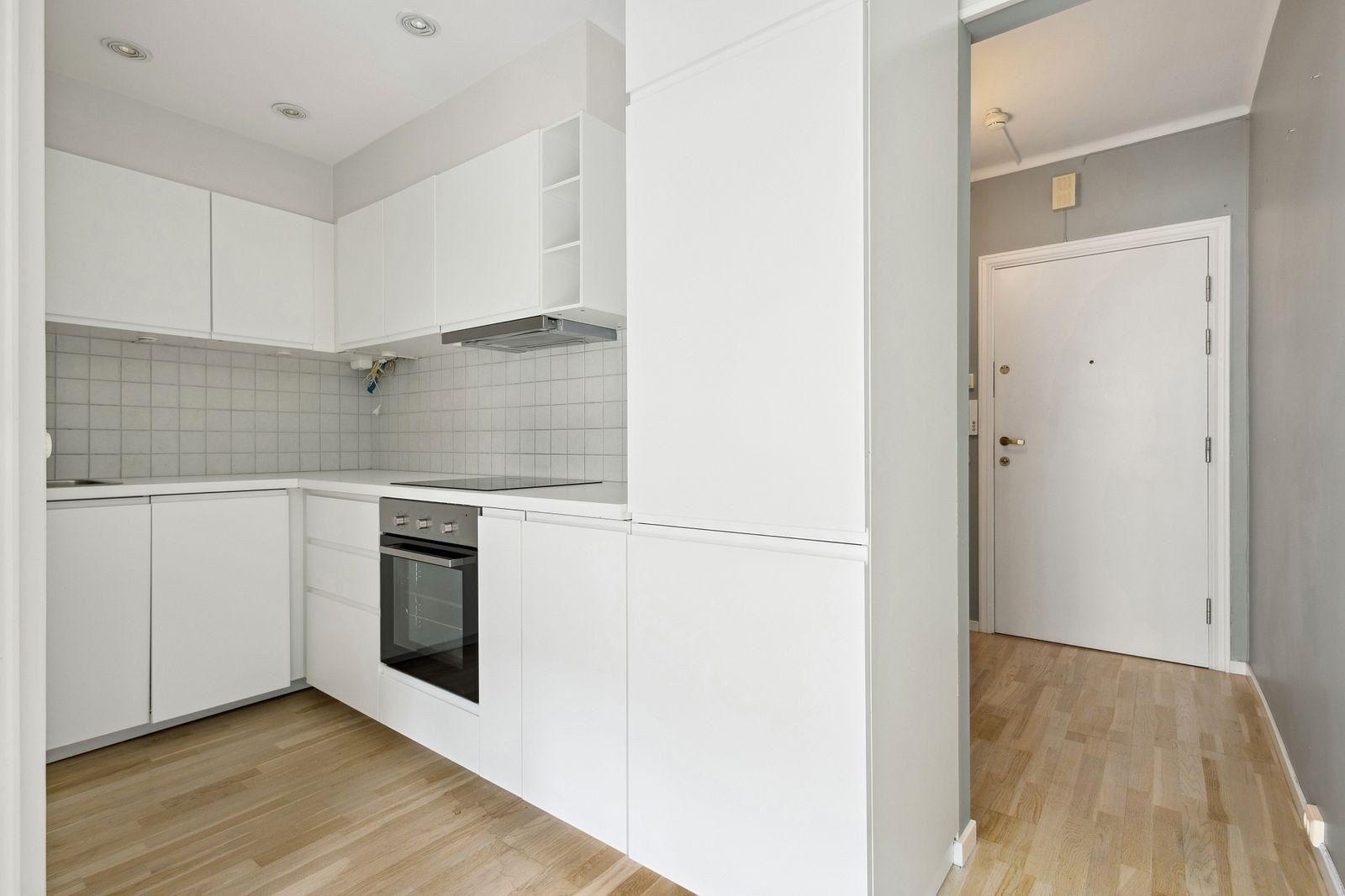 Kjøkken med integrerte hvitevarer Galleribilde