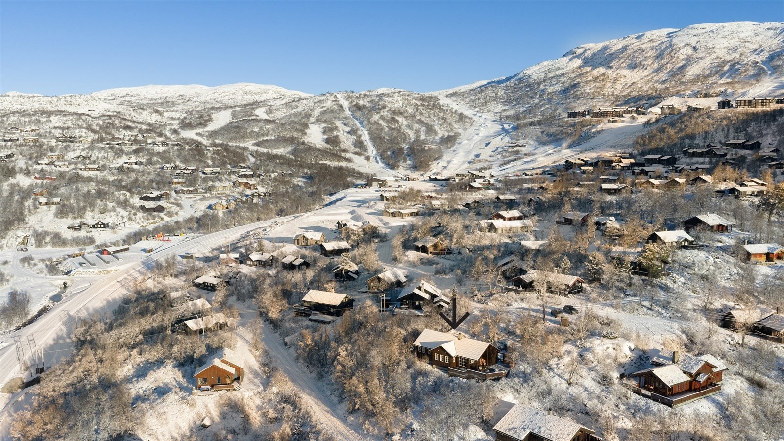 Gangavstand til alpinanlegget på Vågslid som har hele 13 preparerte skiløyper og 6 skitrekk samt eget barnetrekk/band Galleribilde