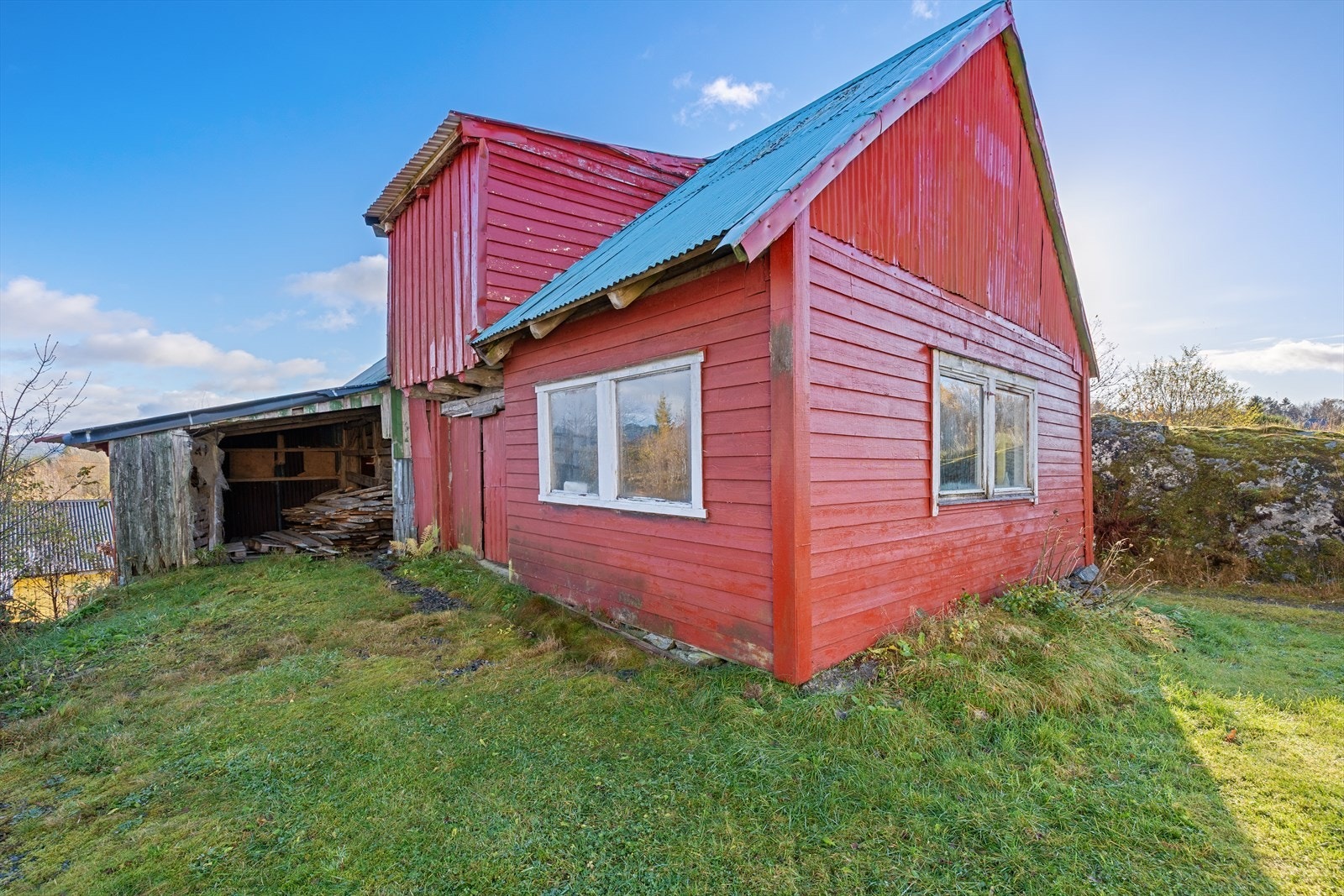 Løen er oppført over flere etapper, sist på ca. 1950-tallet. Galleribilde