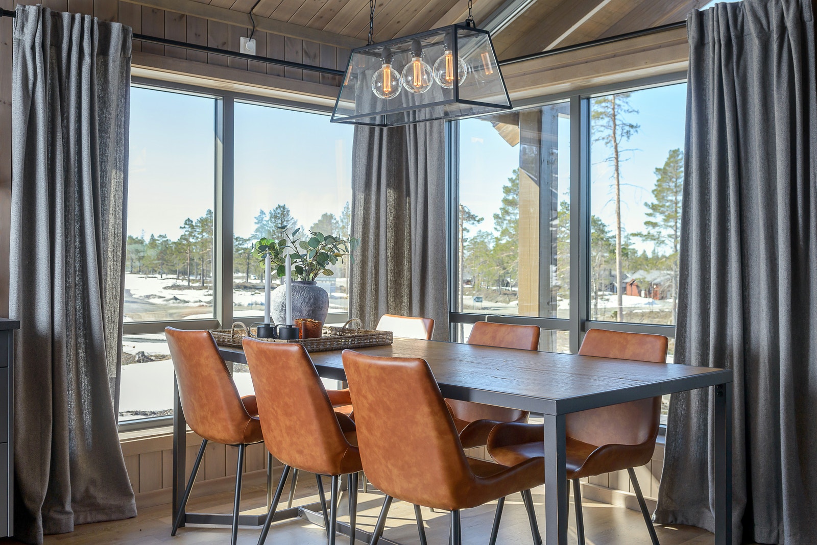 Interiørbilder fra en lik hytte. Farger og produkter kan avvike fra leveransen. Galleribilde