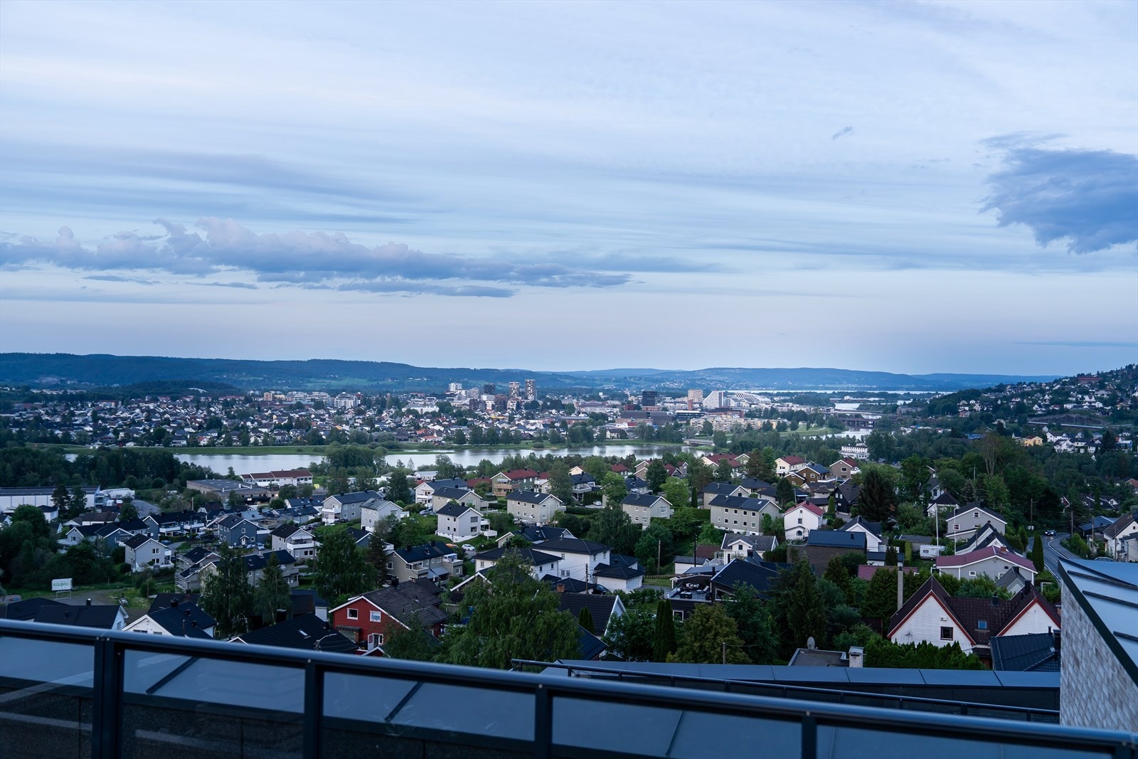 Takterrassen har flott utsikt, i alle retninger. Galleribilde