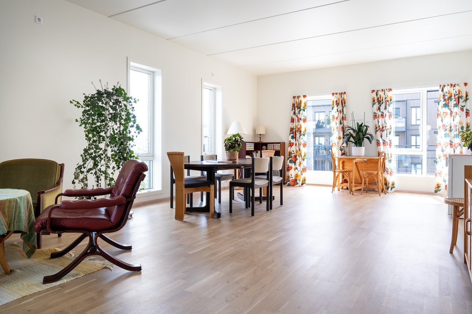 Det er også dør ut til den største balkongen. Galleribilde