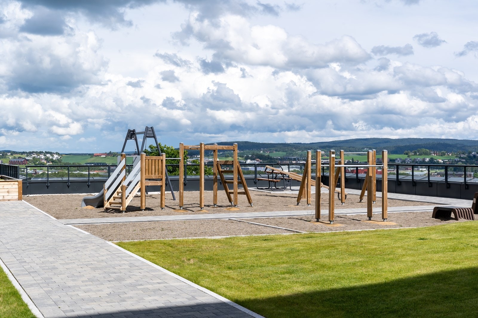 Lekeplassen. Galleribilde