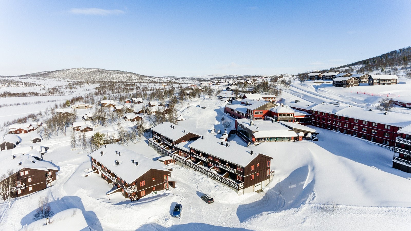 Fra leilighetsbygget er det adkomst inn til hyggelige Rauland Høgfjellshotell med fasiliteter som restaurant, svømmebasseng, treningsrom, bar, vinkjeller/privat restaurant m.m! Galleribilde