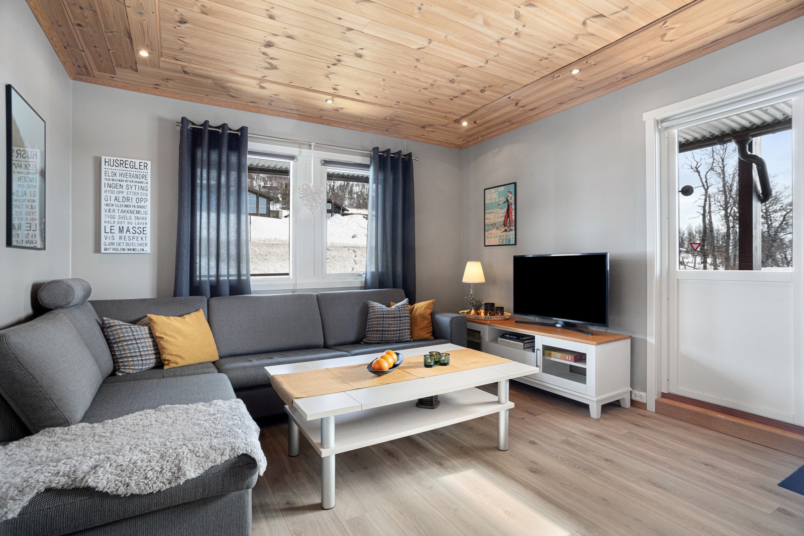 Nydelig stue med utsikt over Raulandsfjell Galleribilde