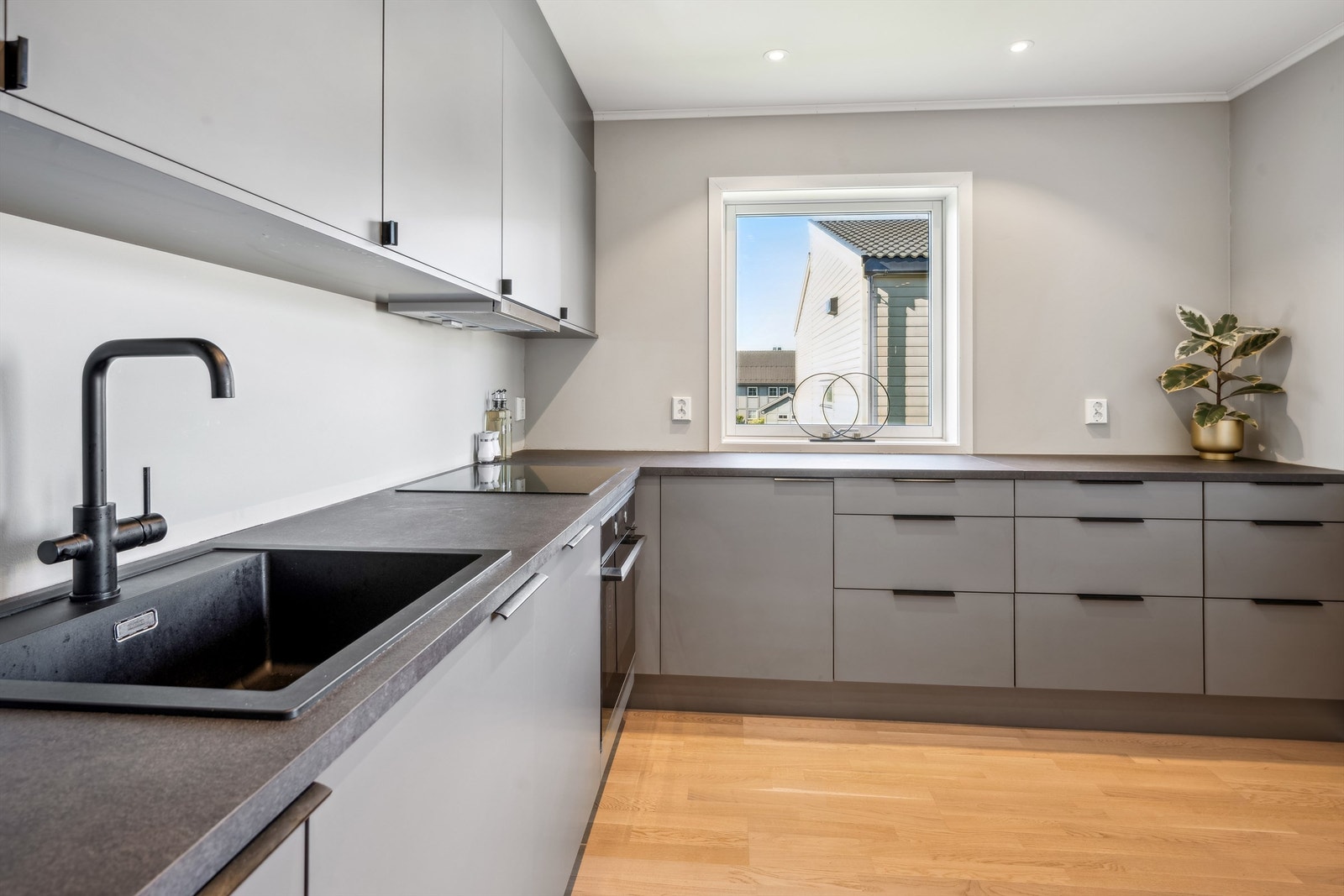 Det er montert vannstoppsystem og komfyrvakt Galleribilde