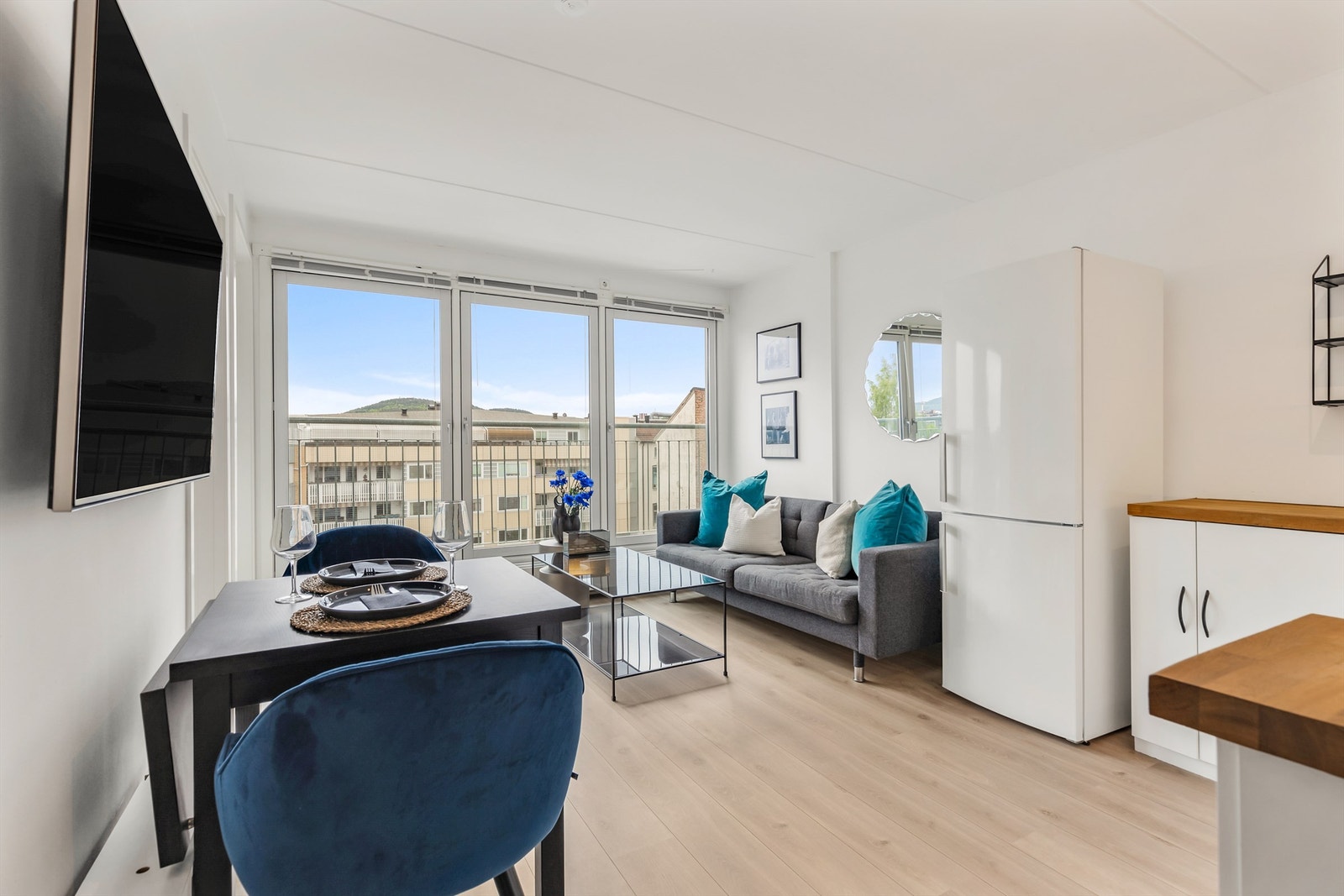 Fjernvarme med radiatorer i stue og på soverom (inkl. i felleskostnadene) Galleribilde