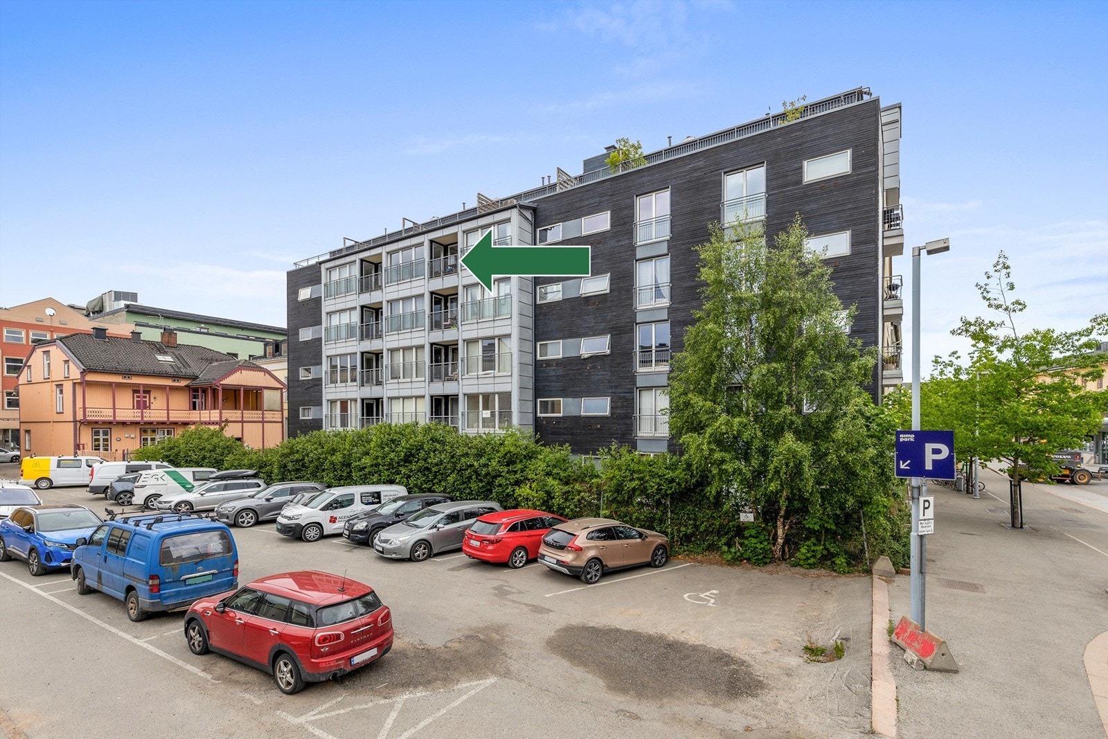 Det flotte restaurerte Strømsø Torg i umiddelbar nærhet med flere butikker og servicetilbud Galleribilde