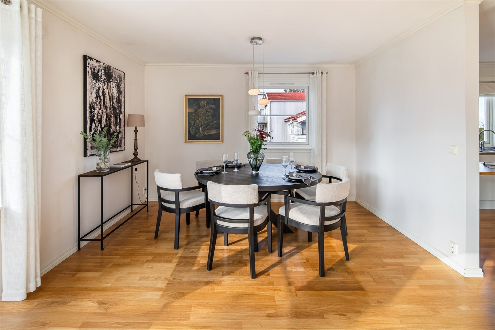 Helhetsinntrykket er lyst, luftig og svært innbydende. Galleribilde