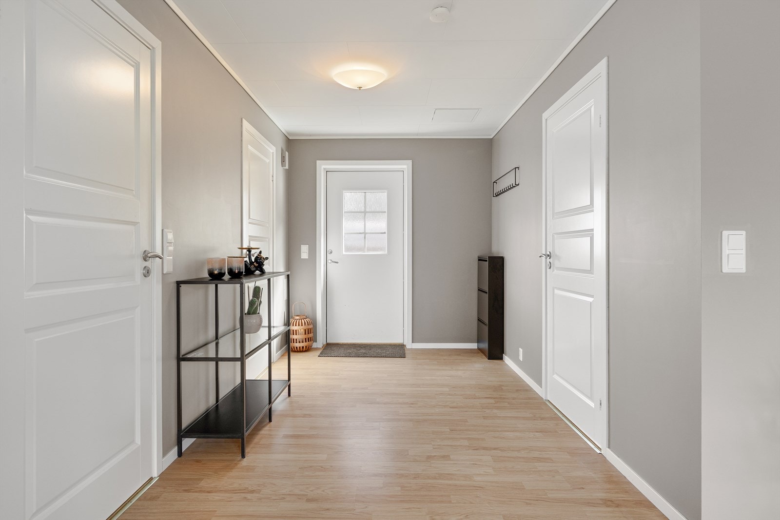 Romsleg gang med moglegheit til å sette opp garderobeskåp om ynskjeleg Galleribilde