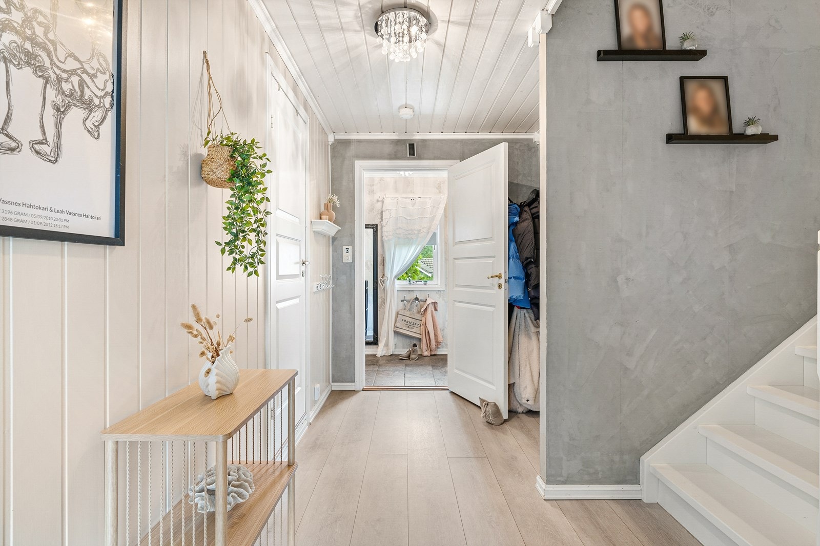 Flislagt inngang og trappegang Galleribilde