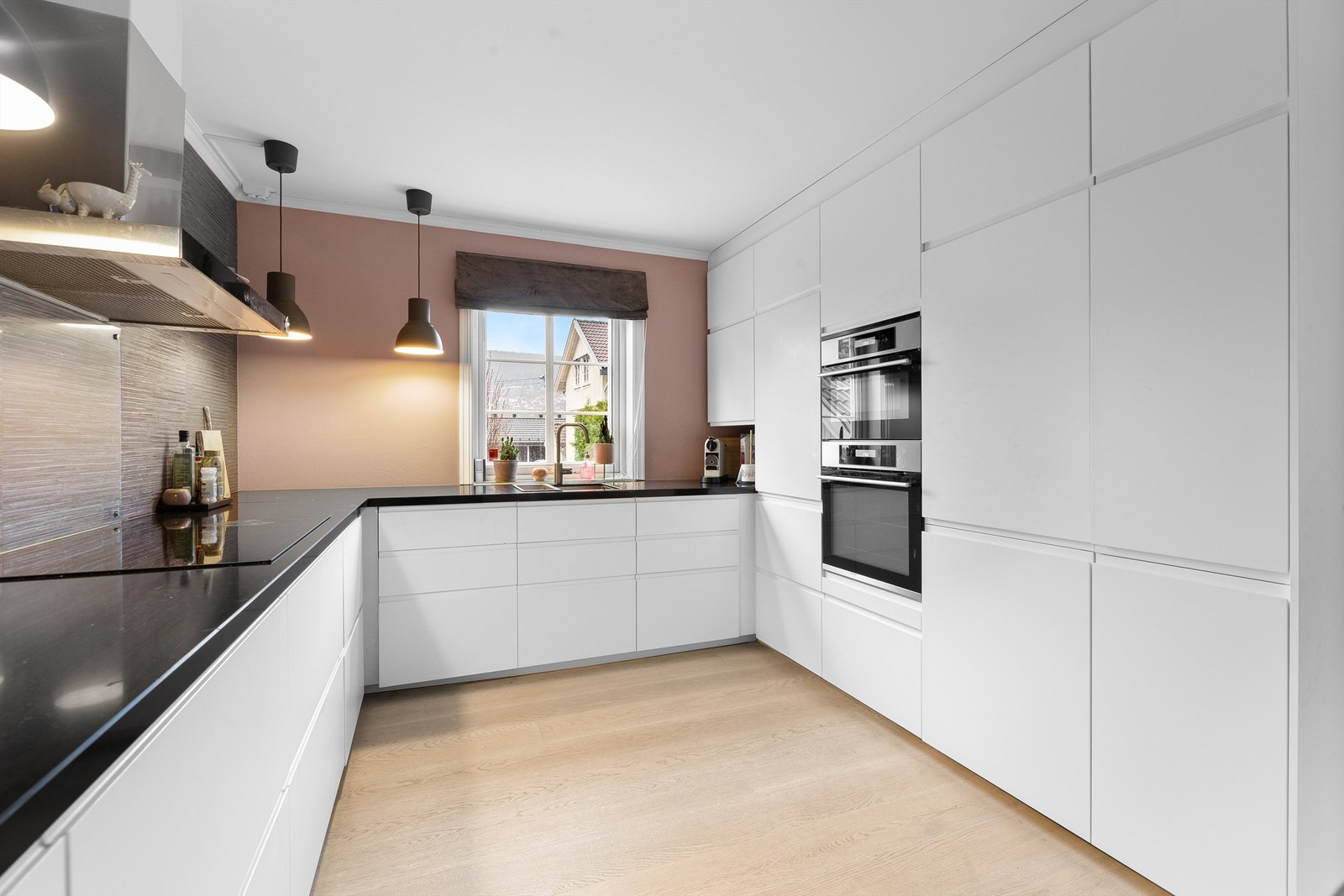 Benkeplater av kompositt/stein fra 2018 Galleribilde