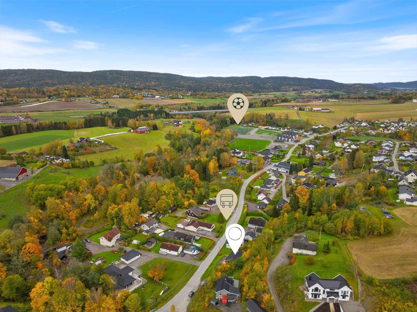 Eiendommen har en fin beliggenhet i Klevjerhagen - et veletablert og rolig boligområde i den nordre delen av Sande. Foto: Morten Woldstad Galleribilde