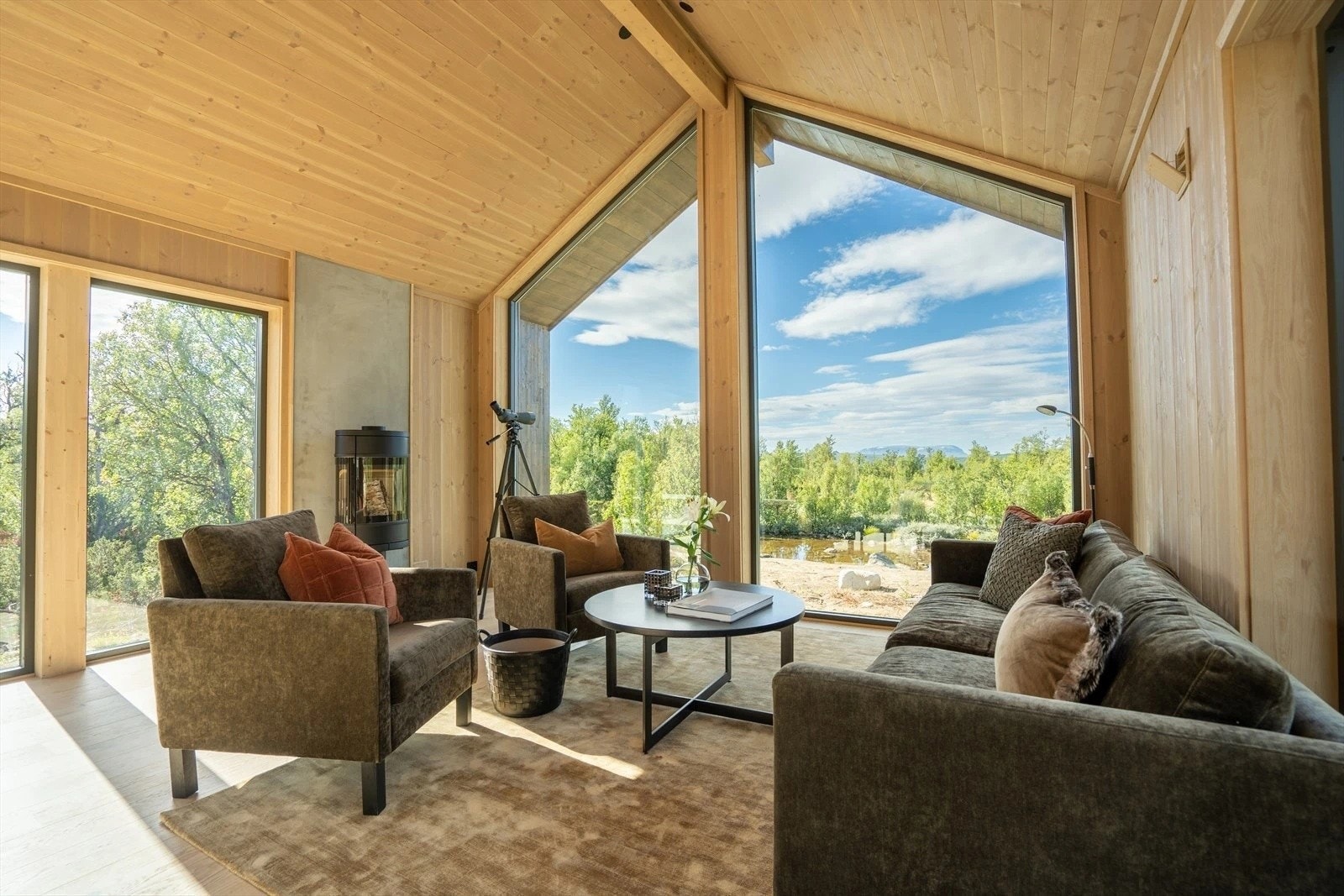 Selger av tomten har mulighet til å bistå med oppføring av lignende hytte på tomten Galleribilde