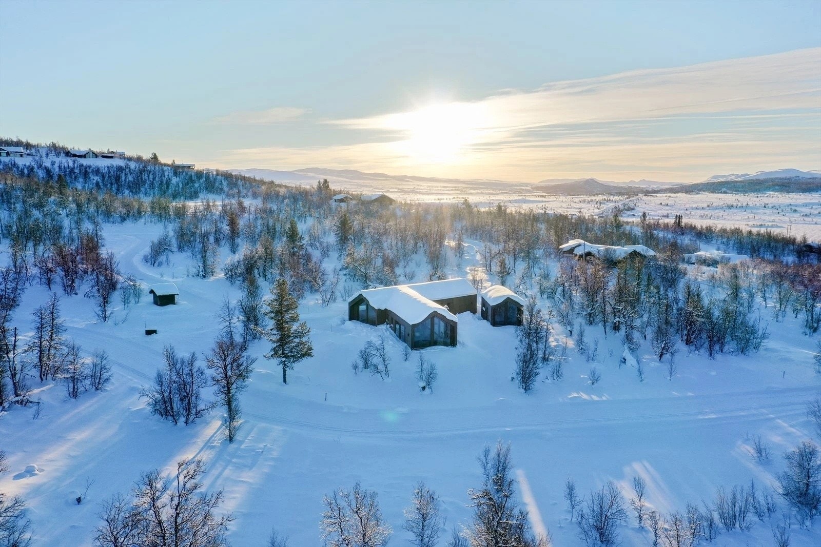 Selger av tomten har mulighet til å bistå med oppføring av lignende hytte på tomten Galleribilde