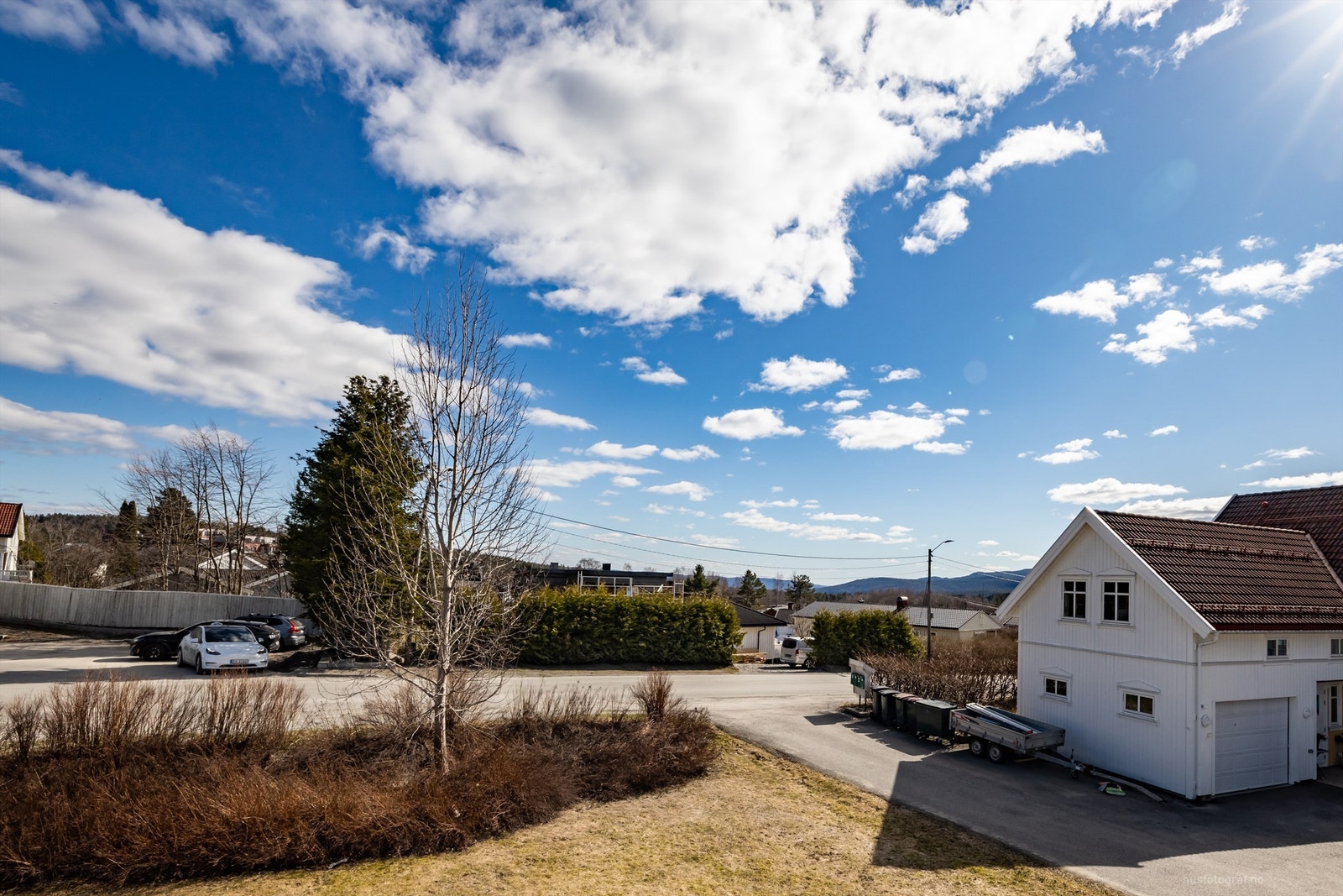 Etablert boligområde med nærhet til alt en skulle trenge i hverdagen. Galleribilde