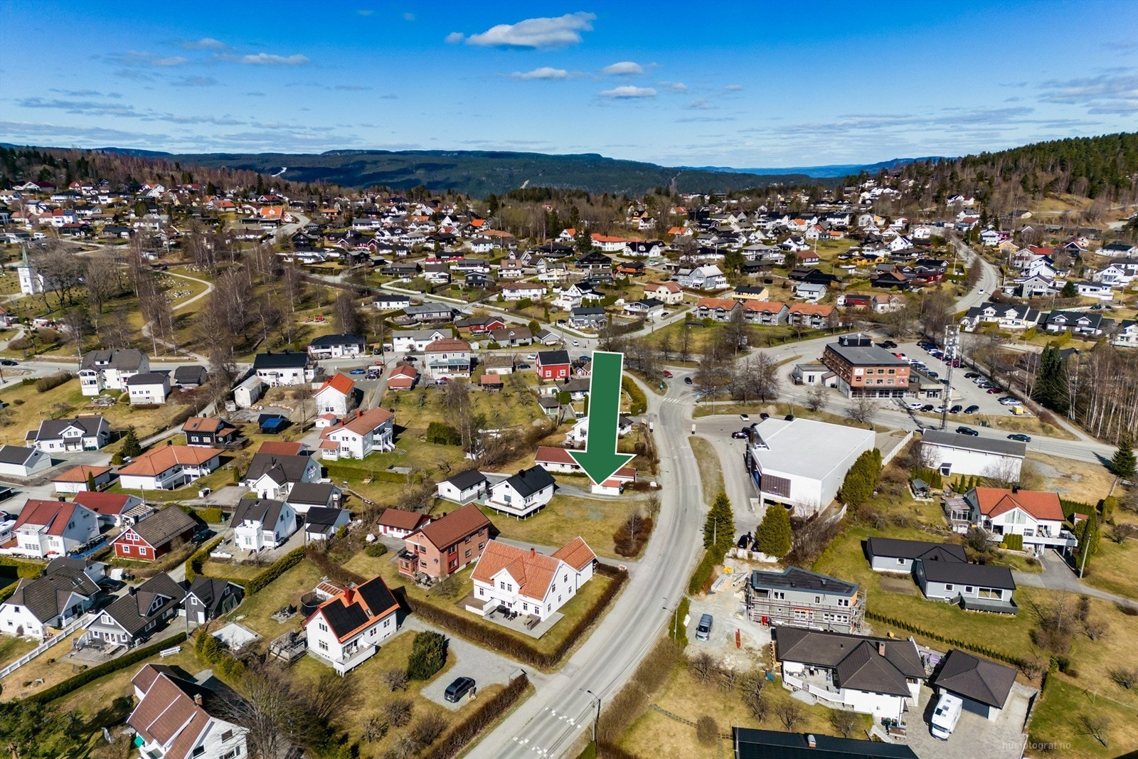 Nærhet til flotte tur- og rekreasjonsområder samt Stordammen med flotte bademuligheter Galleribilde