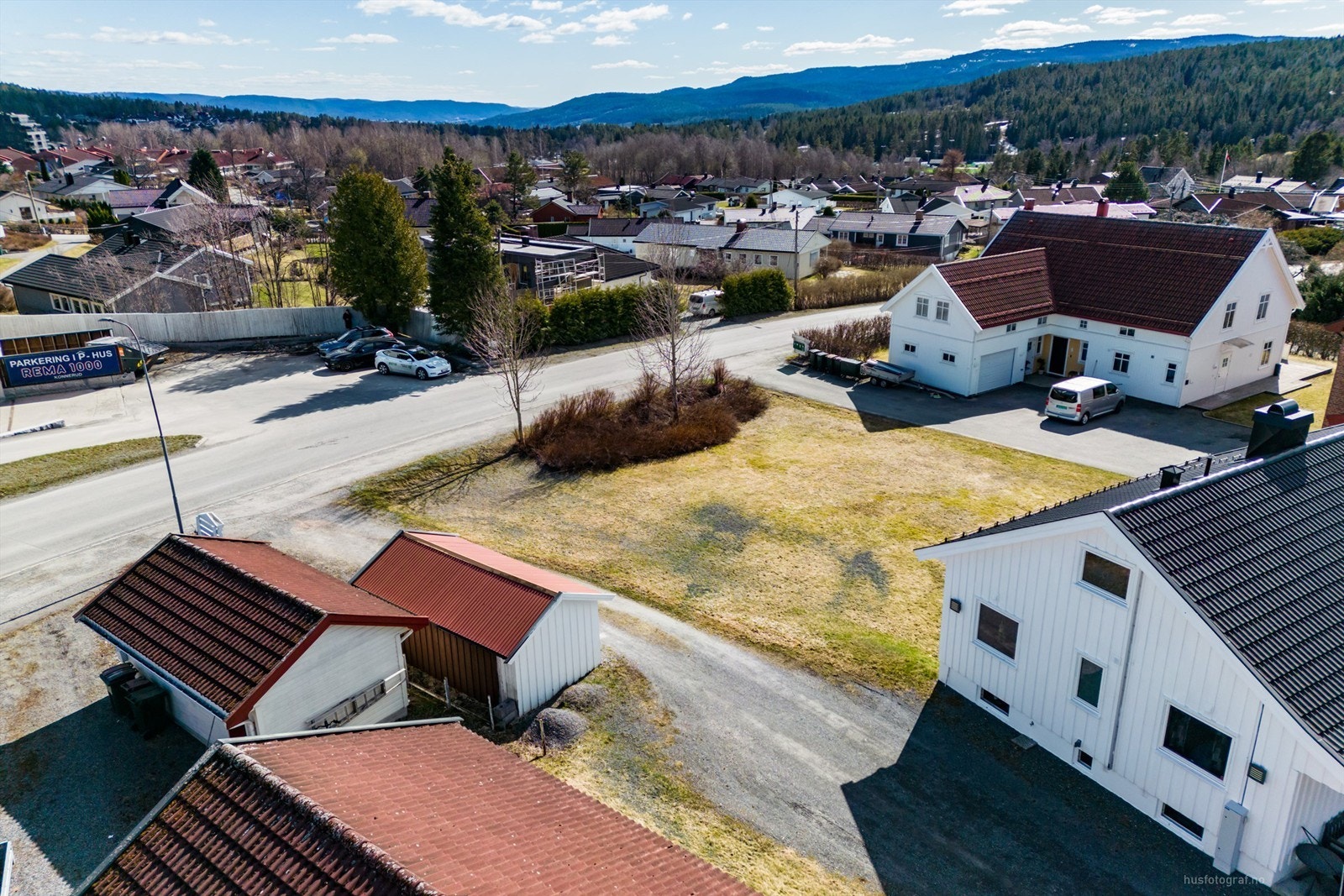 Ca. 7 min gange til Konnerudsenteret med flere butikker, spisesteder og treningssenter Galleribilde