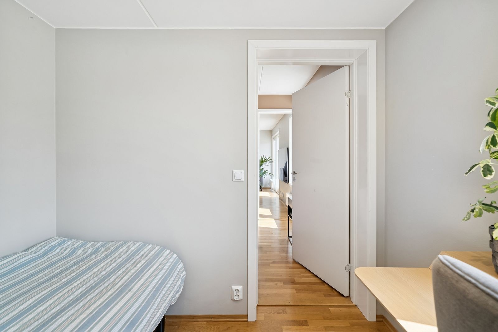 Rommet har flere innredningsmuligheter etter eget ønske. Rommet er byggemeldt som kontor og ikke soverom. Galleribilde