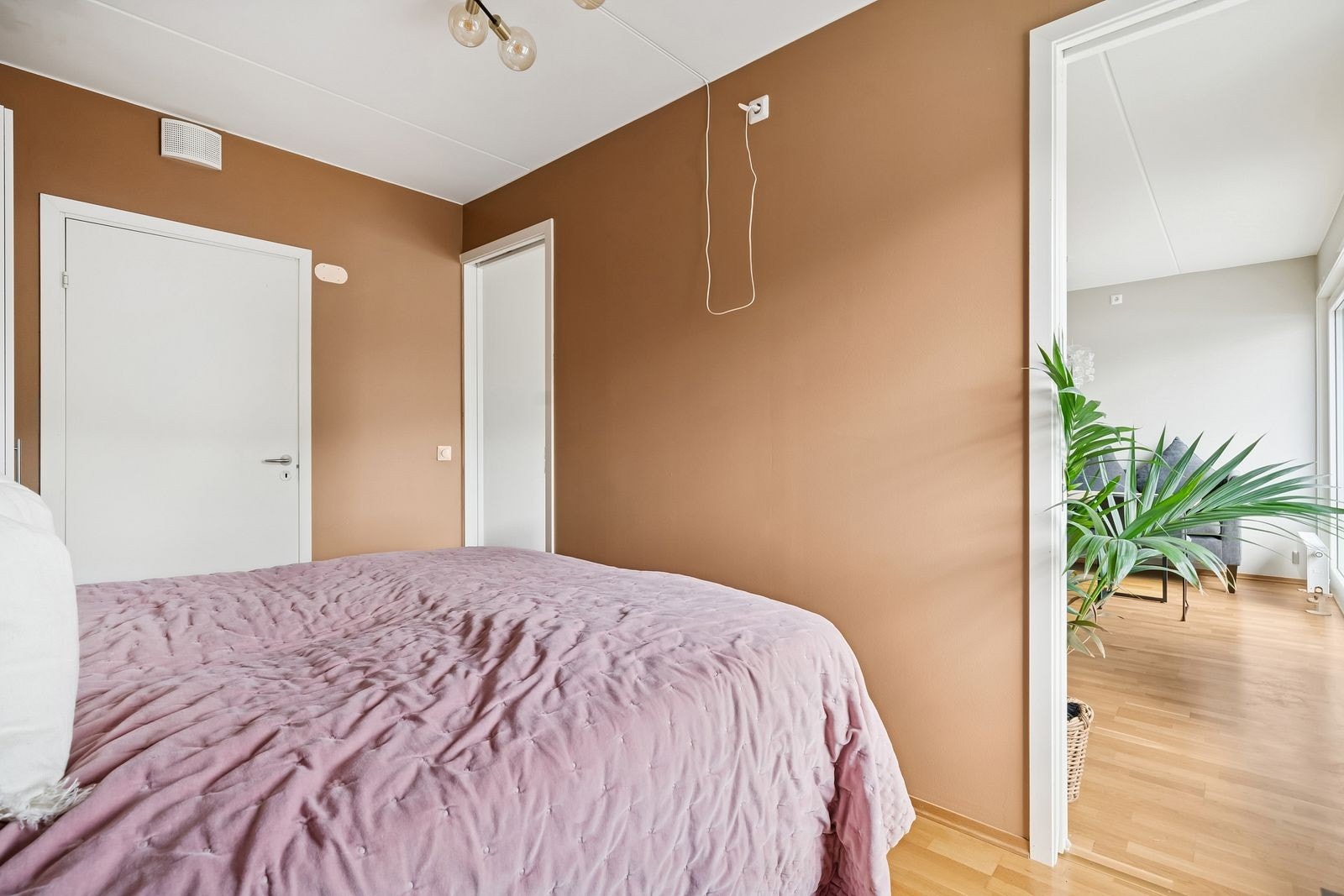 Badet er i tilknytning hovedsoverom. Galleribilde