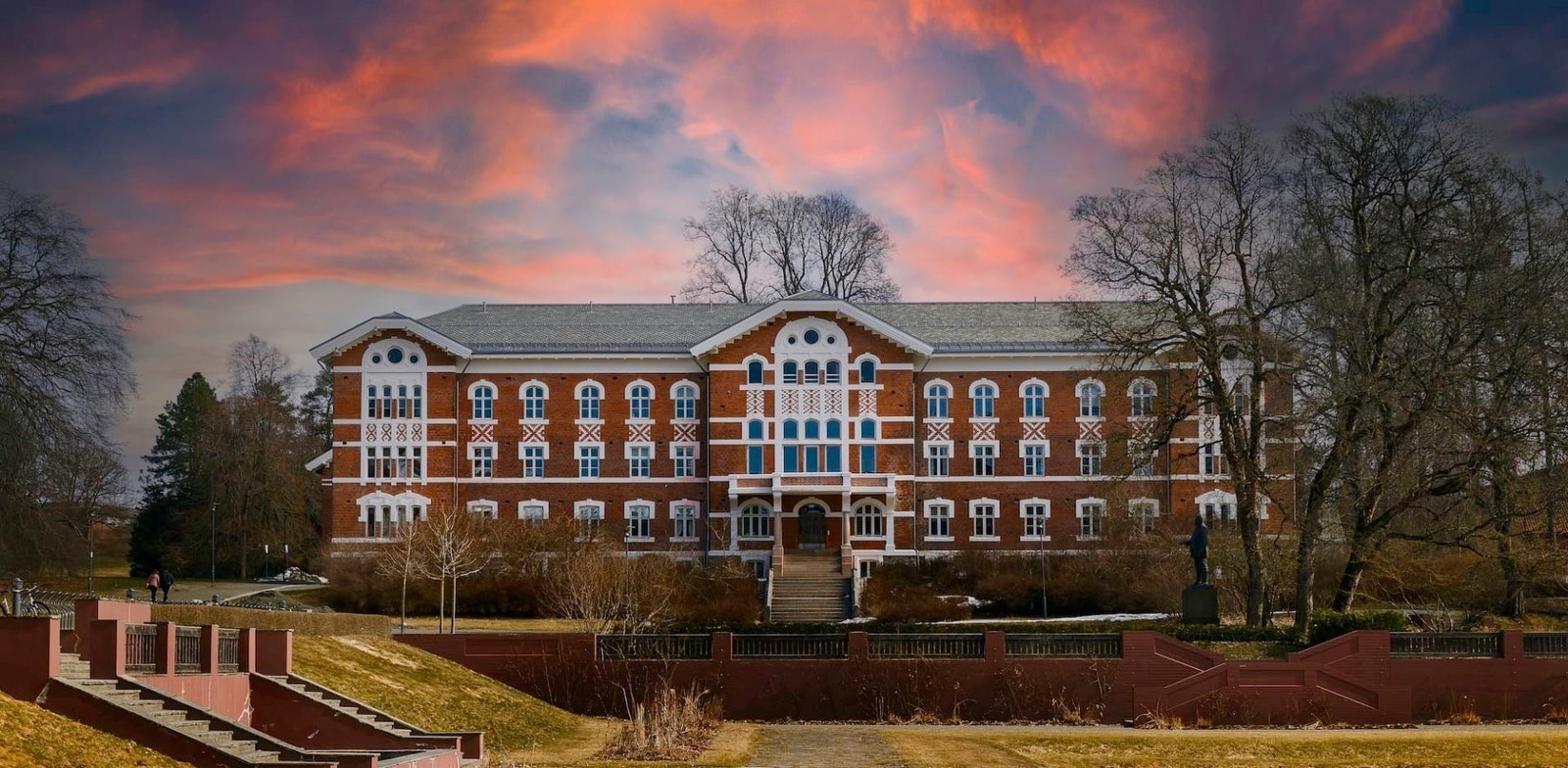 Kort vei til Universitetet NMBU med 6000 studenter Galleribilde