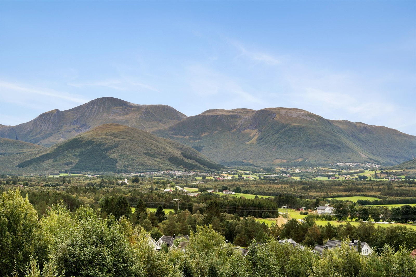 Nydelig utsikt over landlige omgivelser Galleribilde