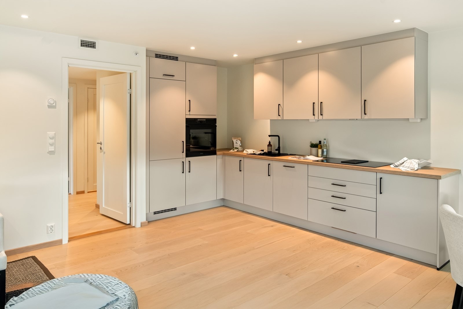 Med et anerkjent Keo-kjøkken kan du være sikker på at du får et tyskprodusert kjøkken av høy kvalitet som tilbyr et bredt spekter av personlig tilpasning. Galleribilde