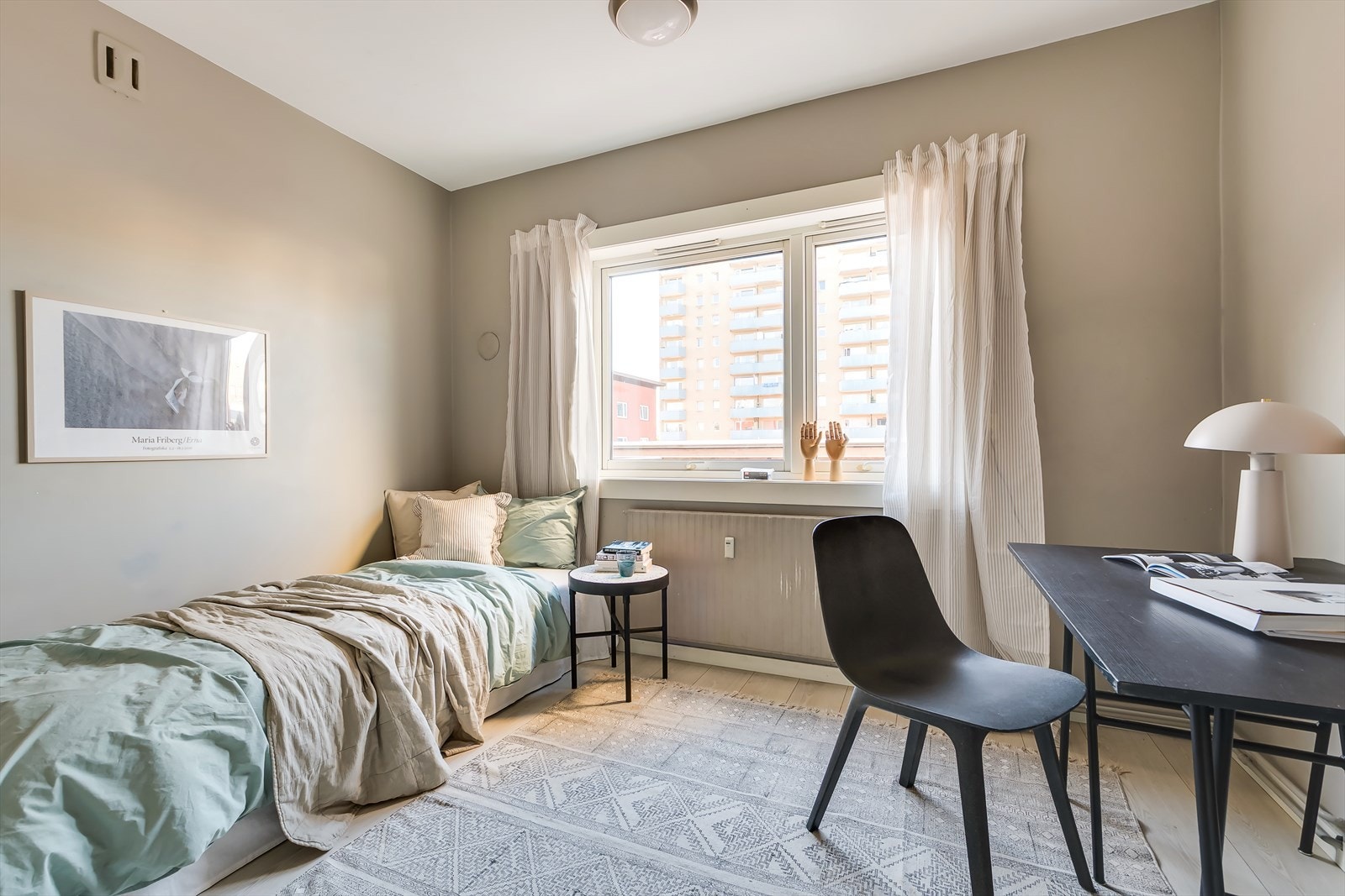 Det andre soverommet er også av god størrelse og har flere bruksområder. Galleribilde