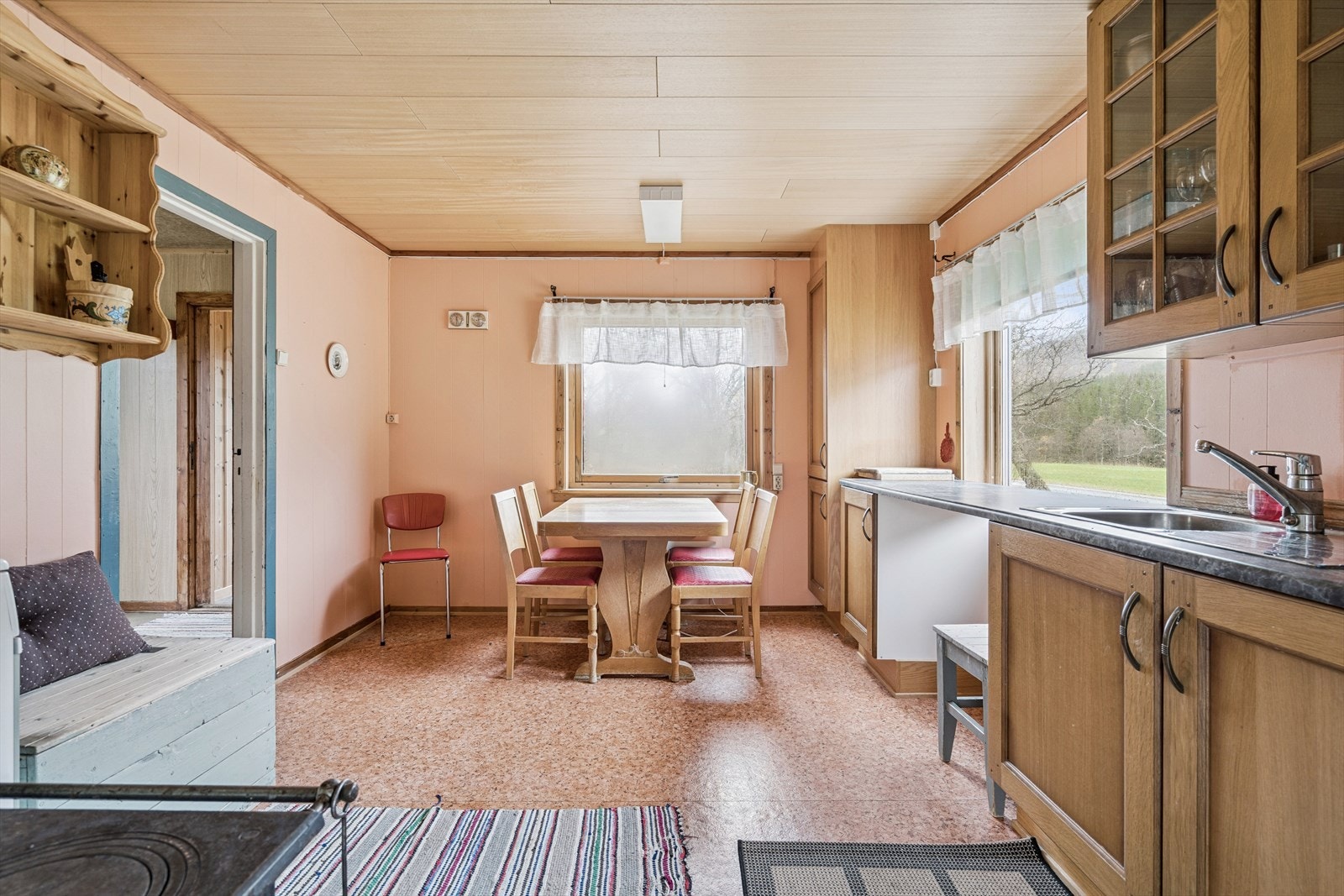 Kjøkken mot spisedel Galleribilde