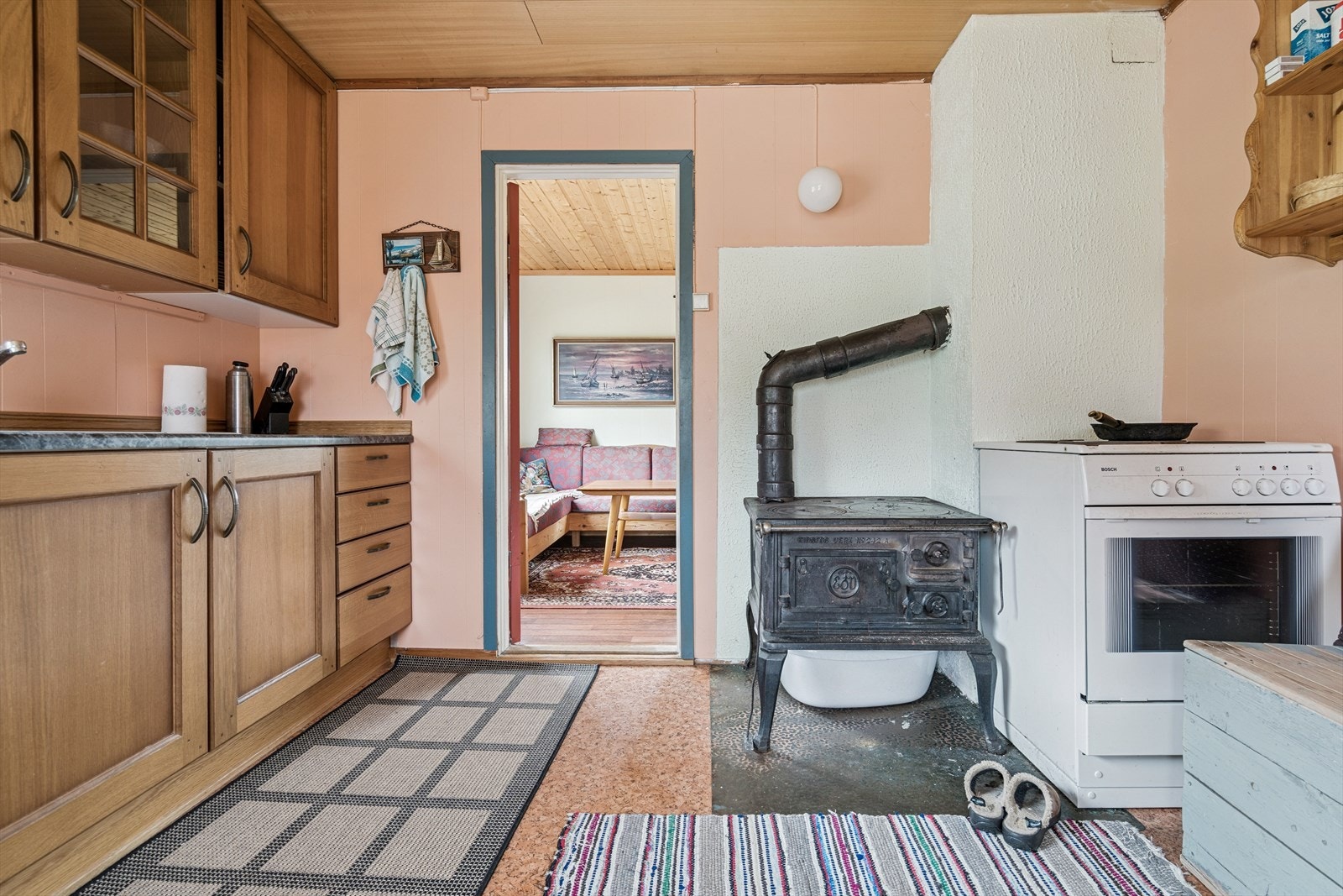 Kjøkkendel med vedovn Galleribilde