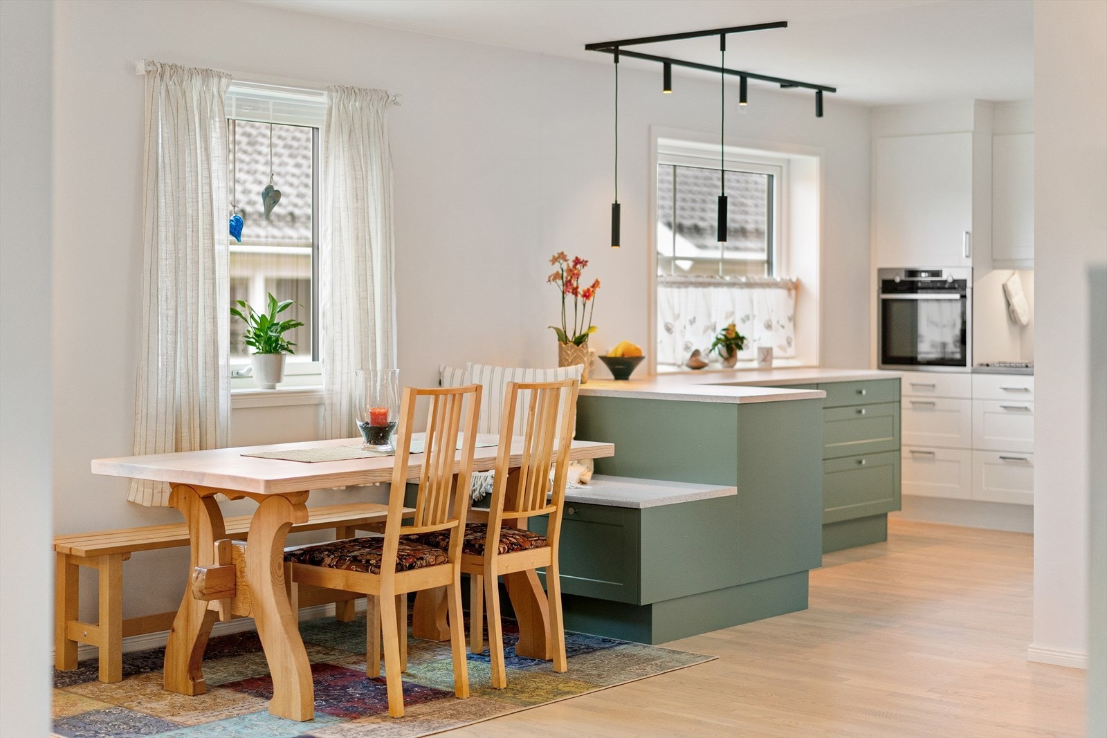 Kjøkkenet er en fin sosial sone. Galleribilde