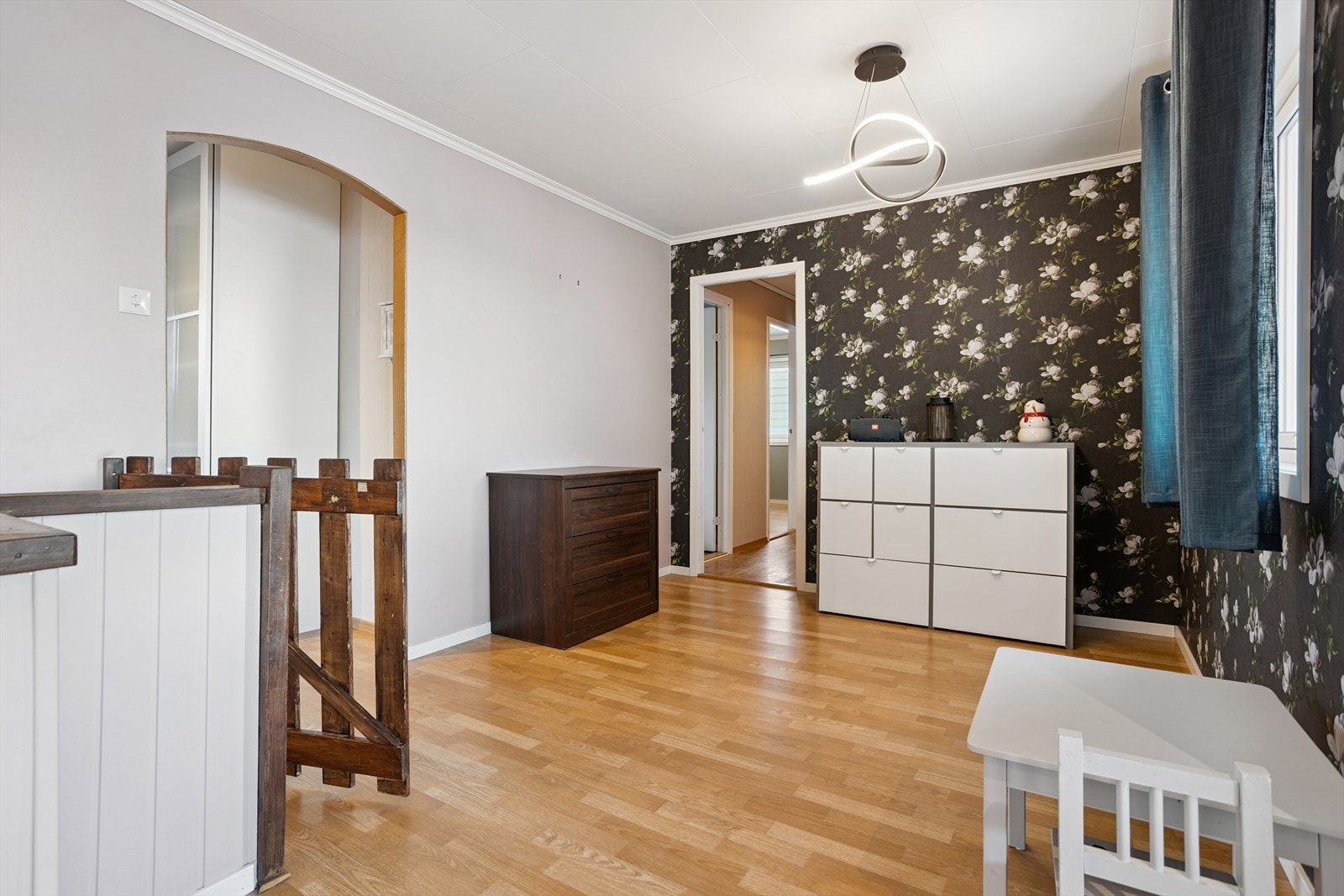 Mellomgang fra stue og entré Galleribilde