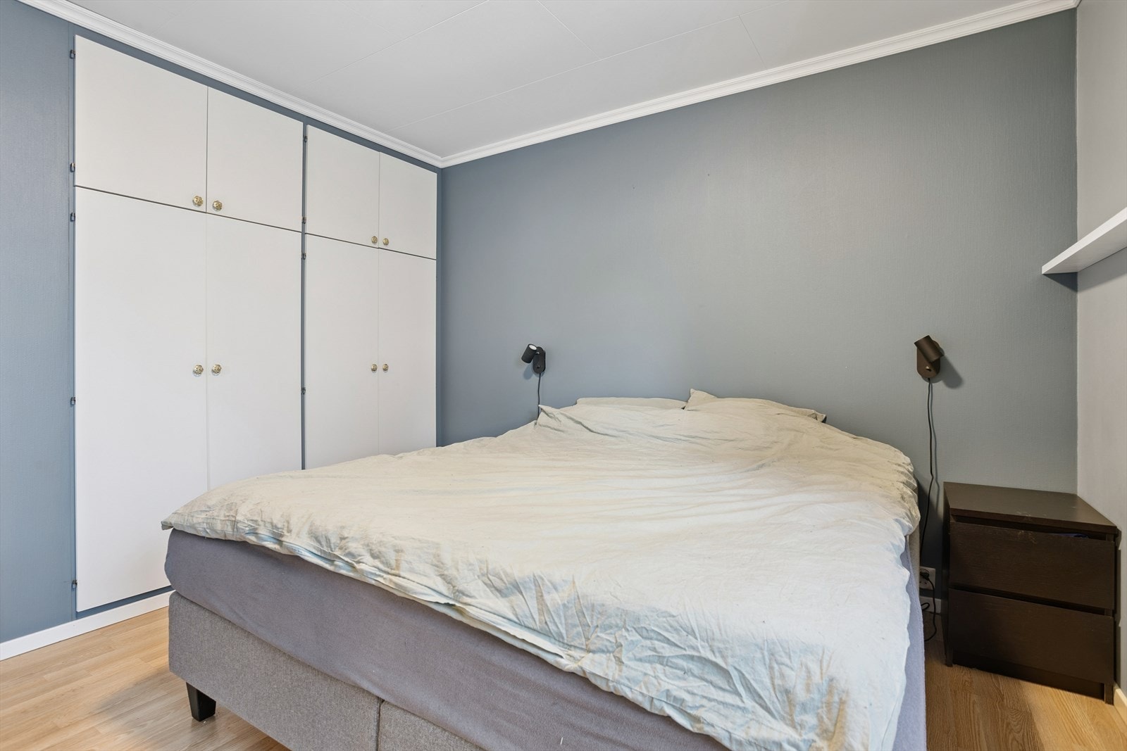 God oppbevaringsplass i integrerte garderobeskap Galleribilde