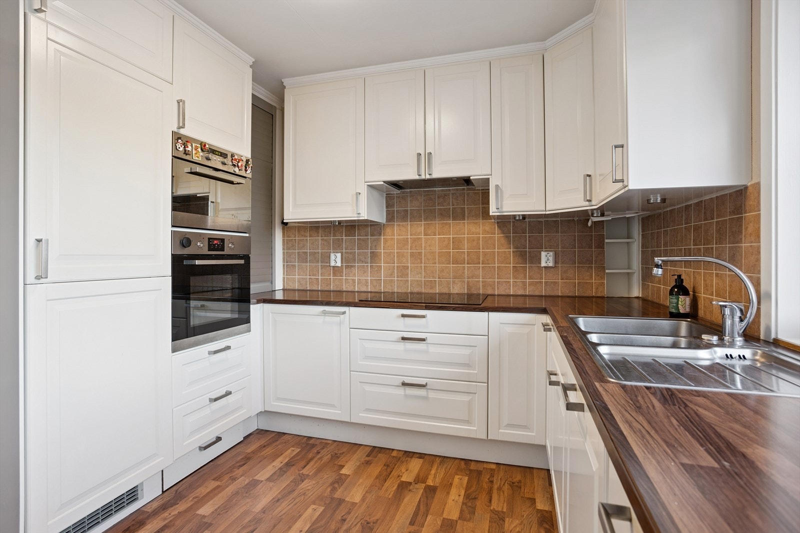 Pent kjøkken fra 2010 Galleribilde