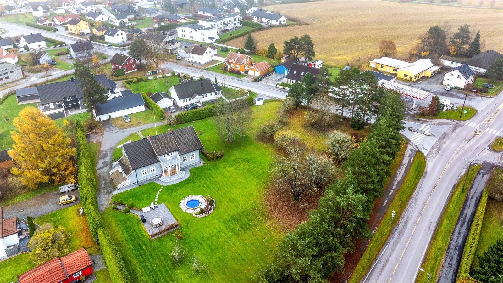 Her har man virkelig muligheten til å bygge drømmeboligen med super beliggenhet. Eiendommen ligger i et område som er regulert til bolig. Galleribilde