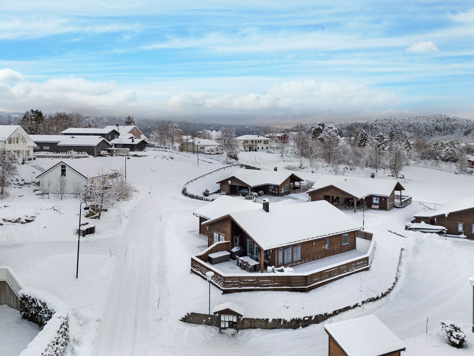 Valle har en fin kombinasjon av landlig ro og enkel tilgang til Ålesund sentrum. Galleribilde