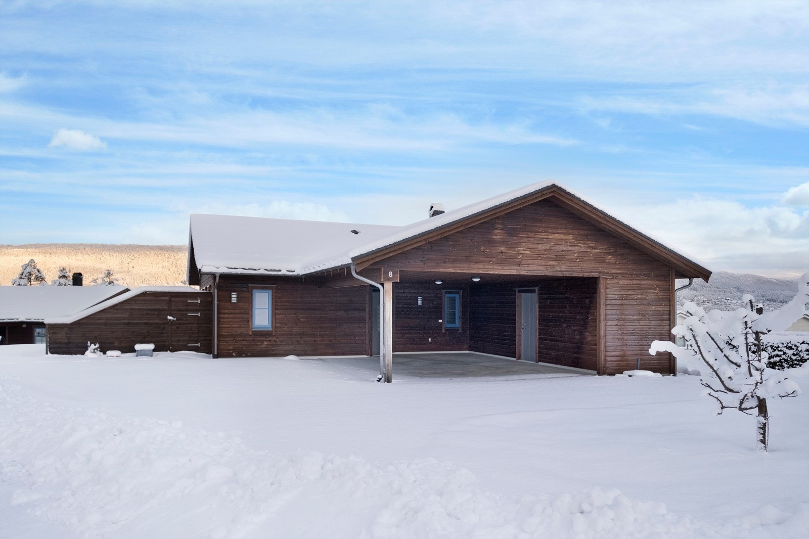 Sameiets tomt tilbyr også svært gode parkeringsmuligheter. Galleribilde