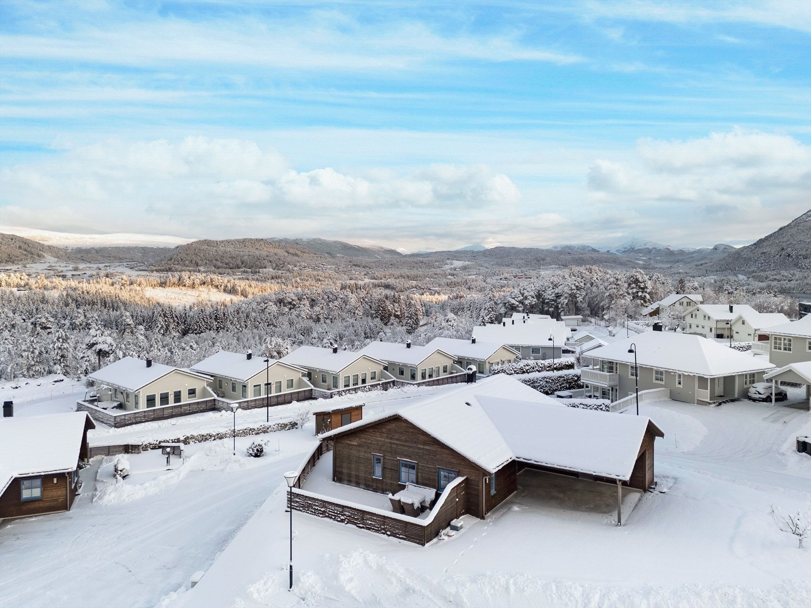 Området byr på et godt nabolag med hyggelige bomiljøer og nærhet til det du trenger i hverdagen. Galleribilde