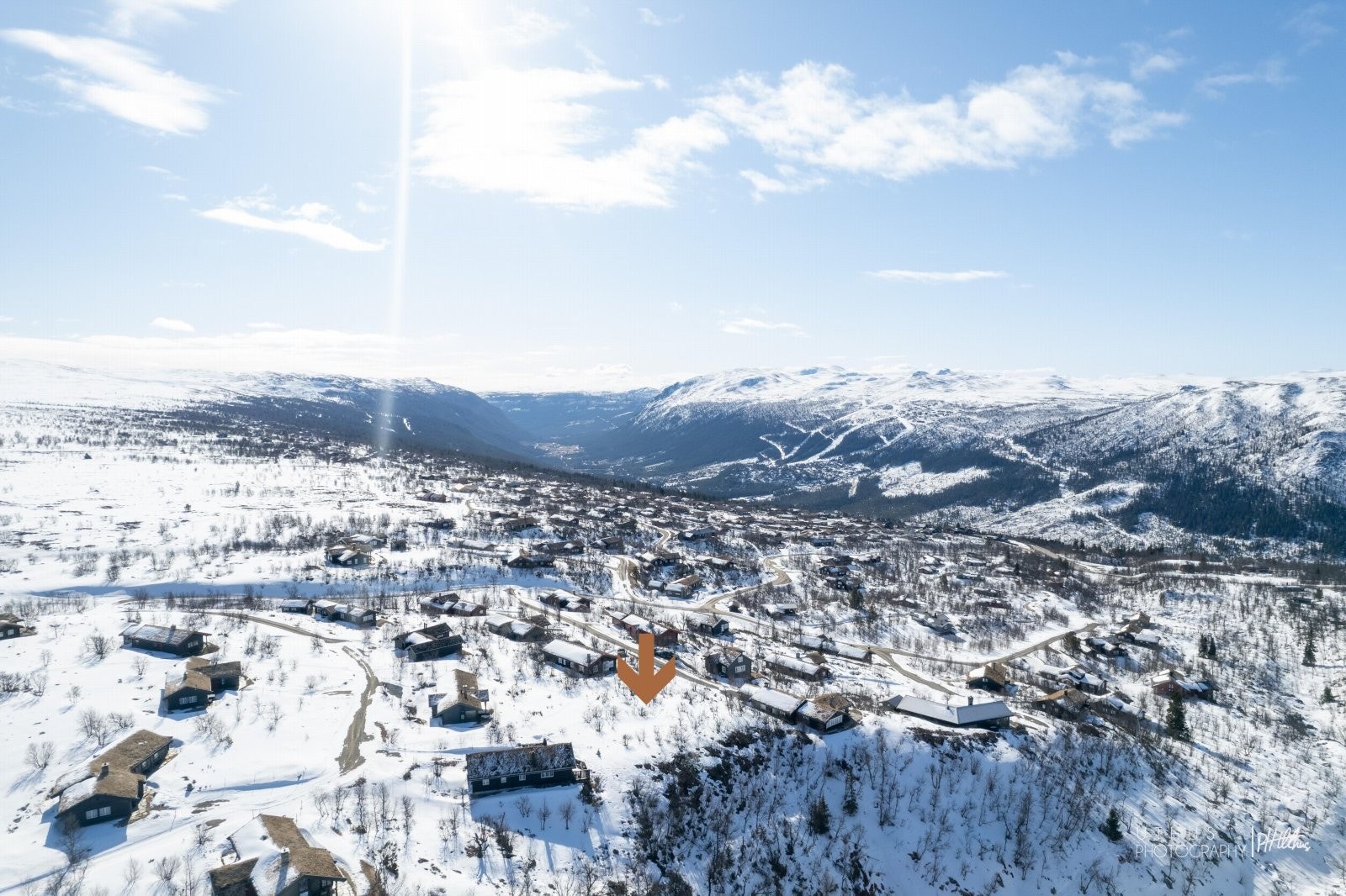 Tomten grenser til et juv hvor man nok aldri får naboer. Galleribilde