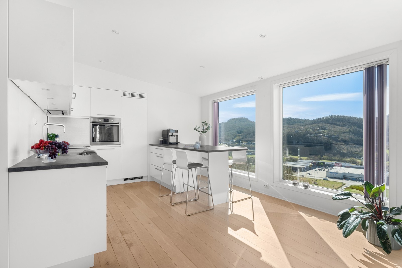 Nydelig utsikt fra kjøkkenet Galleribilde