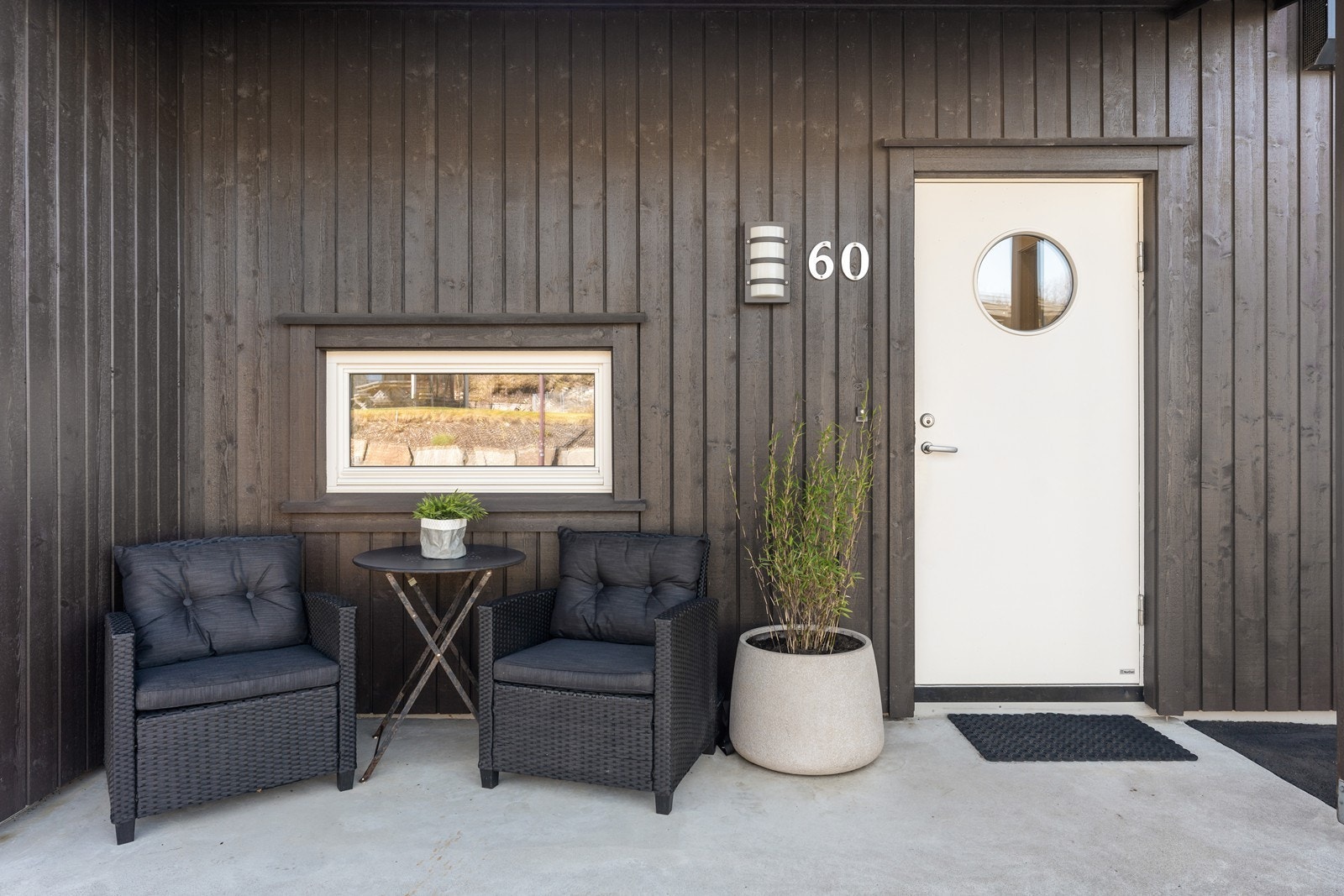 Hyggelig inngangsparti med overbygg Galleribilde